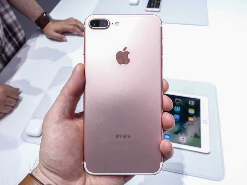 You are currently viewing Apple is bringing gold iPhone?  – Fulcrumy.com