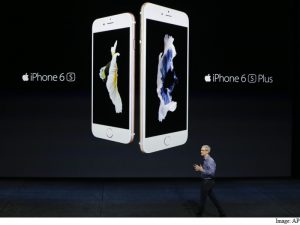 Read more about the article Apple launches new iPhone 6S and 6S Plus