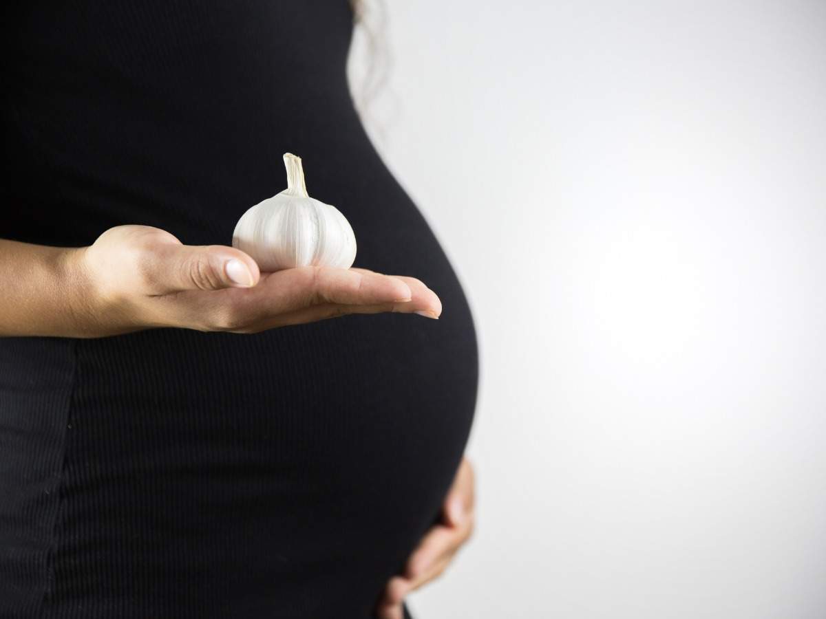 You are currently viewing Can eating garlic during pregnancy cause serious harm?  Learn like experts