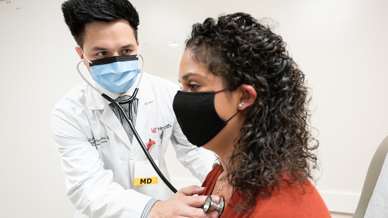 You are currently viewing COVID Patient Breathing Problems?  These breathing exercises can help.