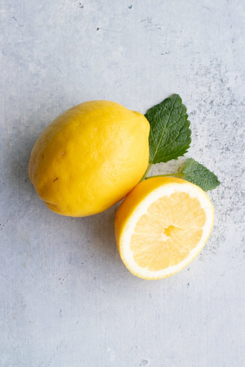 You are currently viewing Every day a whole lemon to subdue Corona!  Learn when and how to eat