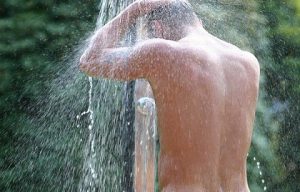 Read more about the article Frequent bathing in the heat?  These are the things to keep in mind.