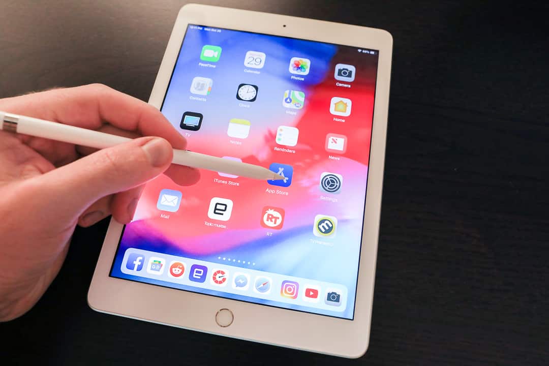 Read more about the article Lacking innovative features, the iPad could lose market share to Windows 7 devices