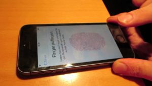 Read more about the article Apple iPhone Touch ID Fingerprint Scanner Hacked!