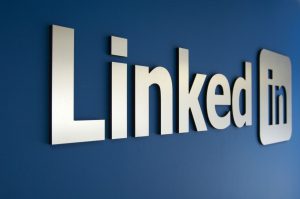 Read more about the article Microsoft is removing the LinkedIn account feature from Outlook.com
