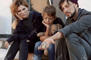 Read more about the article The family is begging with this child with artificial hands!