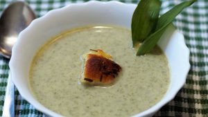 Read more about the article Try this garlic soup, which will work as an antibiotic during coronary heart disease.