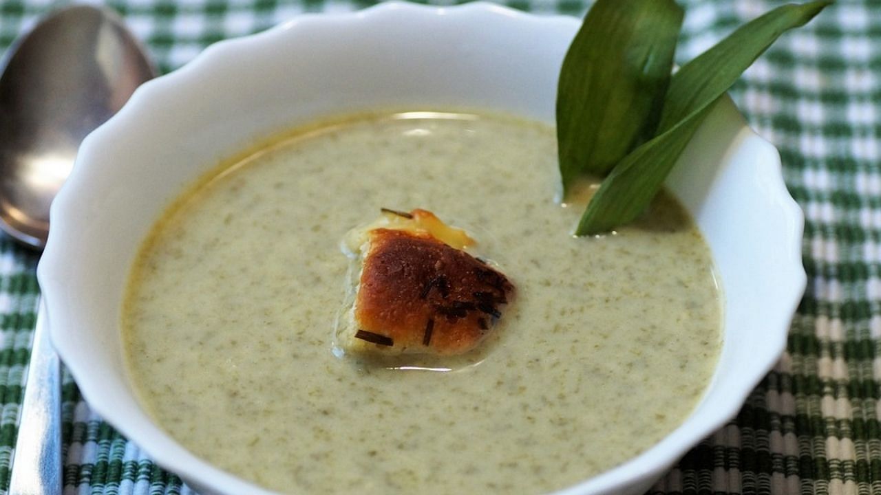 You are currently viewing Try this garlic soup, which will work as an antibiotic during coronary heart disease.