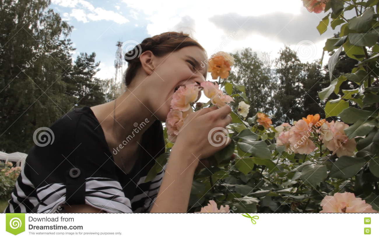 You are currently viewing Want to eat hot rose jam in lockdown?  Make it easy at home.